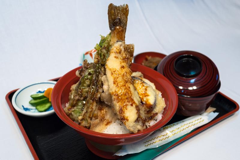 くりこま荘の岩魚丼