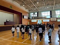 全校集会