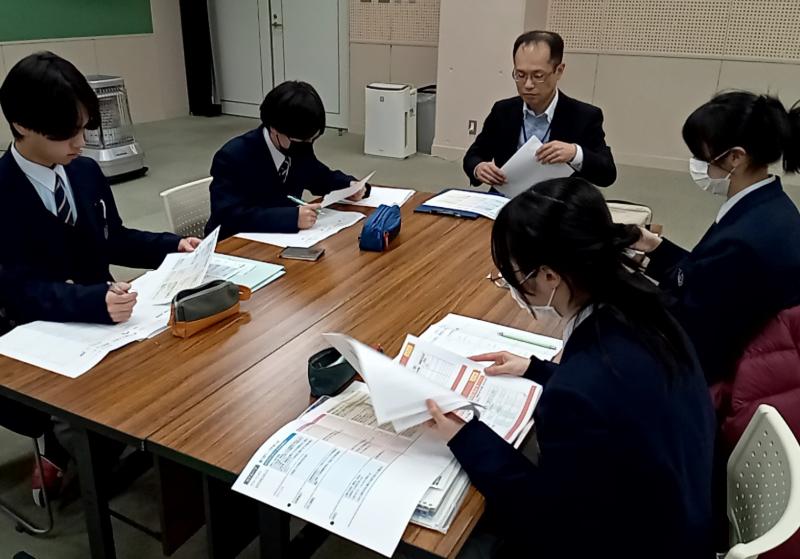 当日欠席の生徒を対象に実施した事前ワークの様子