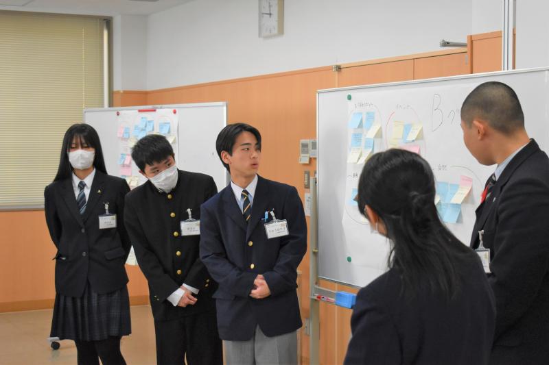 Bグループの発表の様子