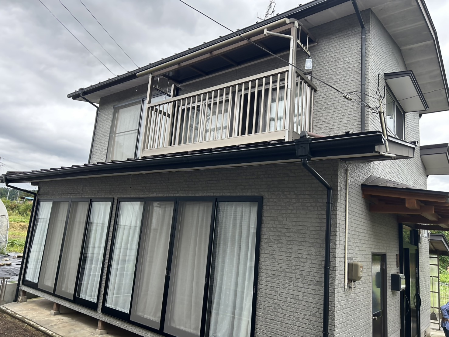 物件登録番号0220「目立つ補修箇所なし!リフォーム済み!大きな花壇で家庭菜園も可能」の画像