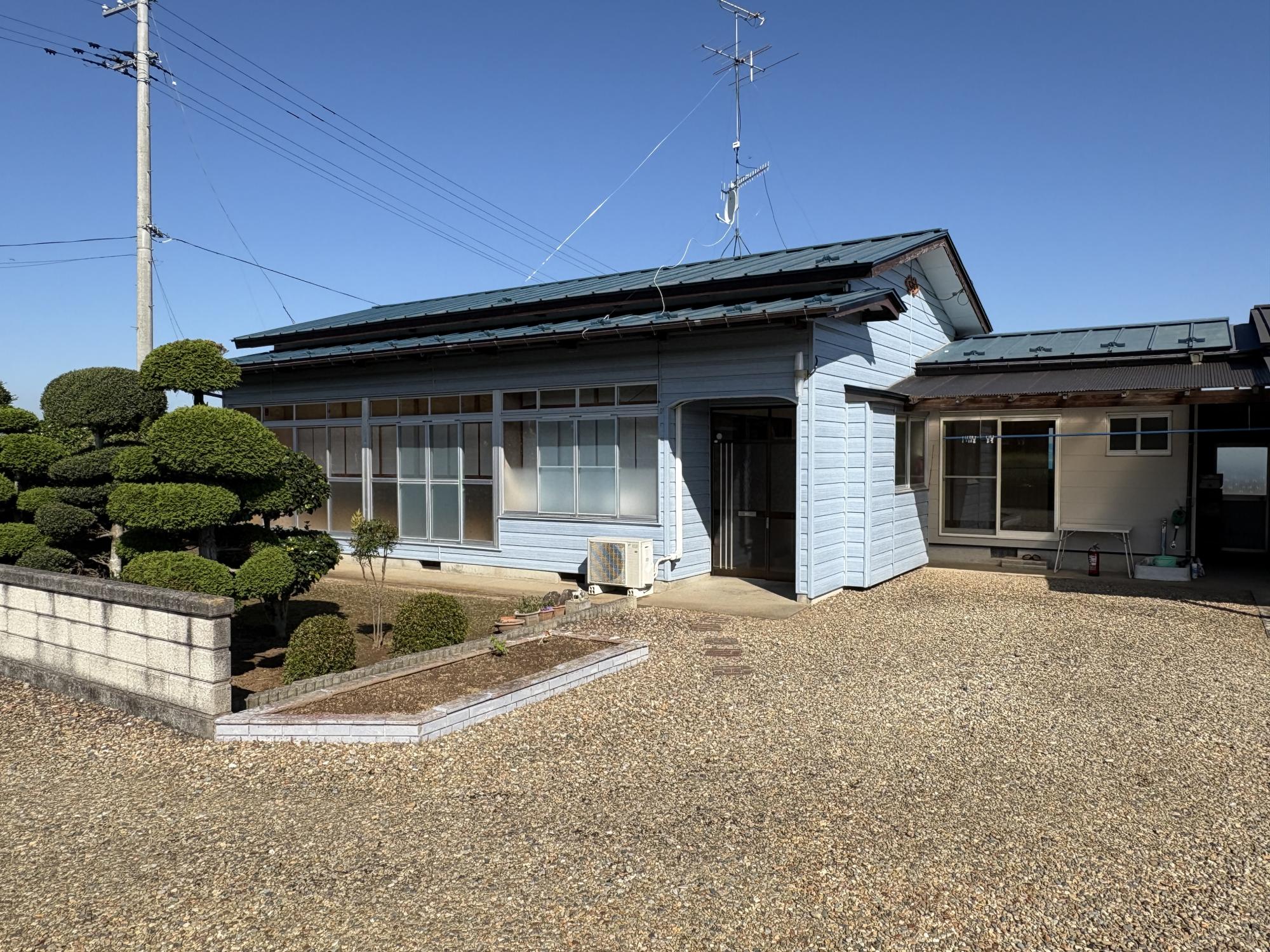 物件登録番号0223「水回りリフォーム済み!景色◎少し贅沢な家庭菜園ができる平屋物件」の画像