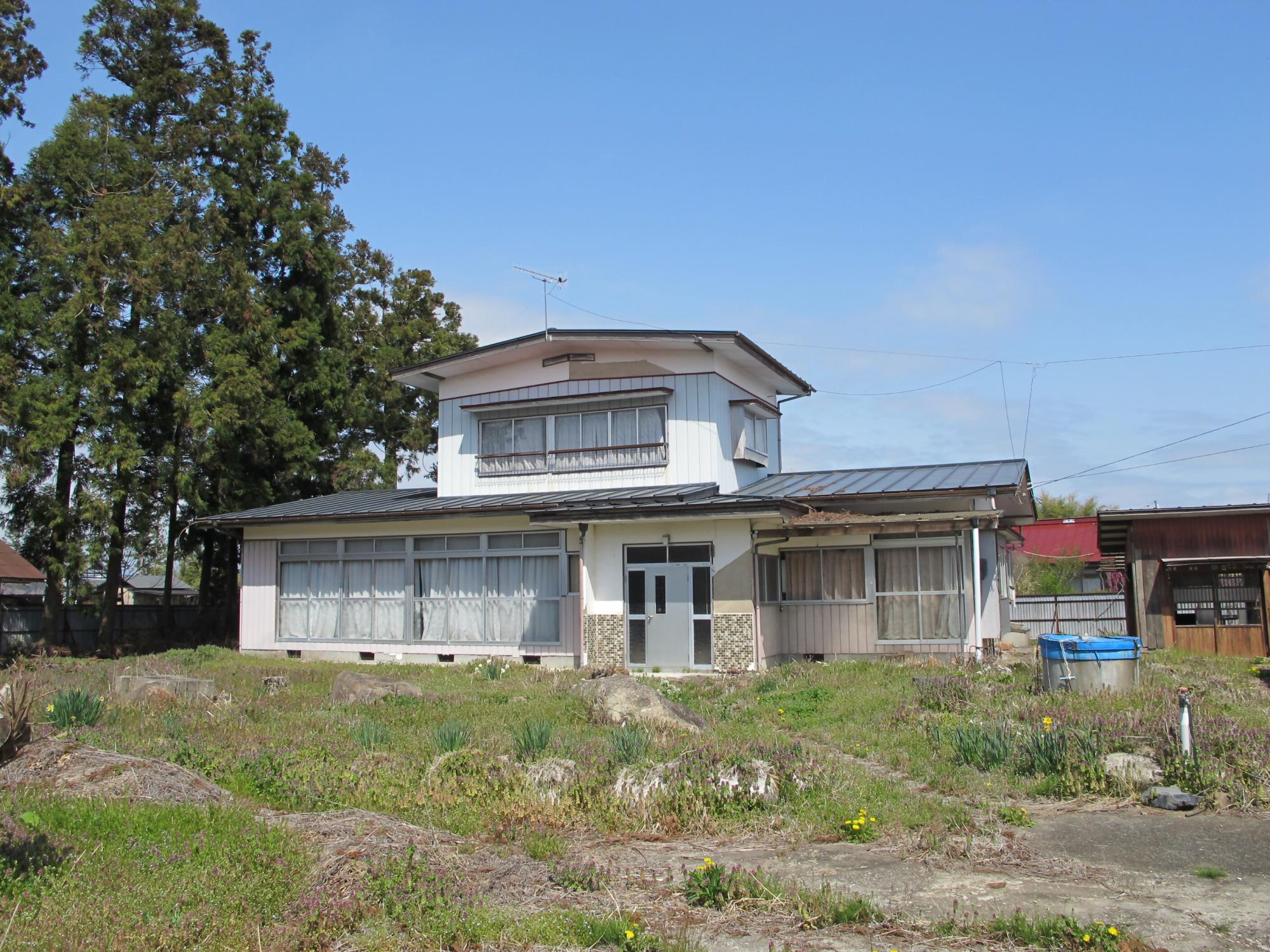 物件登録番号0227「ブロック塀囲いの広い敷地でのびのび暮らせる」の画像